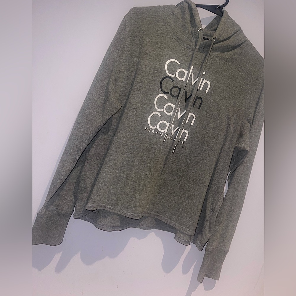 Women’s Calvin Klein Performance Grey long sleeve with hood. Size XL 🤍